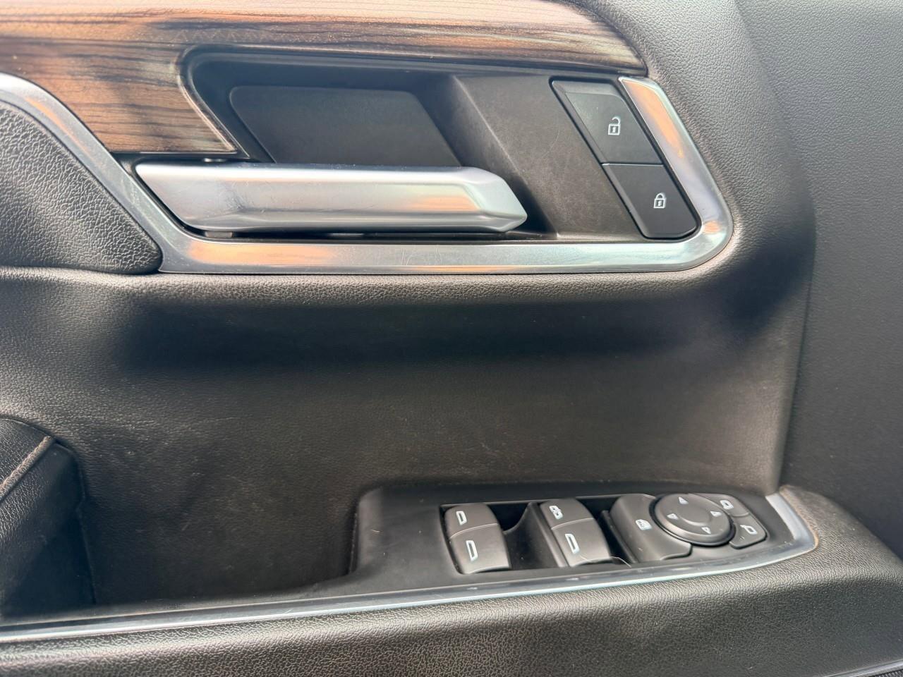 2024 Chevrolet Silverado 1500 RSTRST, 5.3L V8, 4X4, ALLOYS, LEATHER, CERTIFIED P Photo