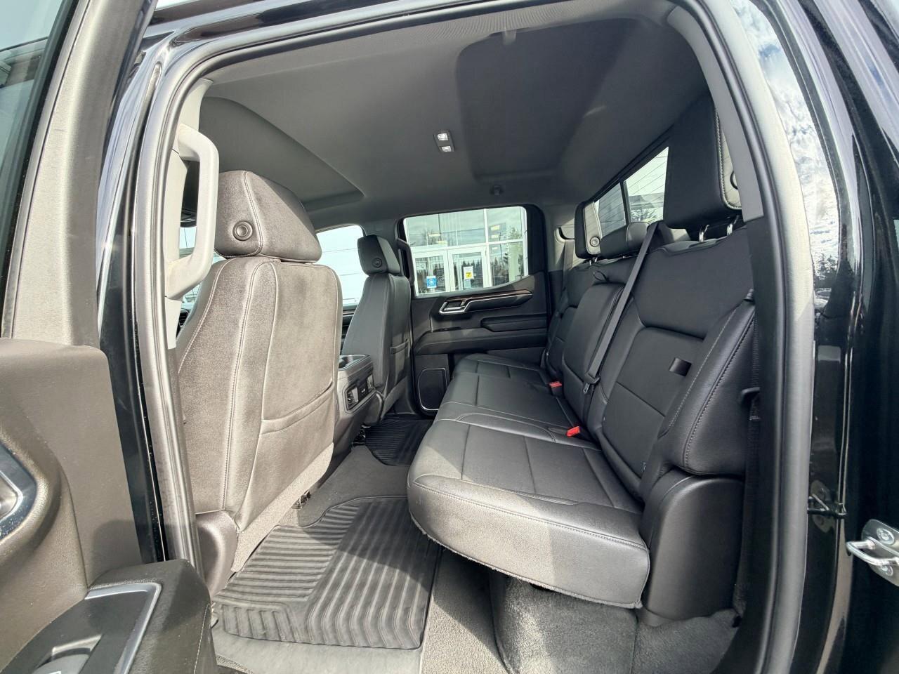 2024 Chevrolet Silverado 1500 RSTRST, 5.3L V8, 4X4, ALLOYS, LEATHER, CERTIFIED P Photo