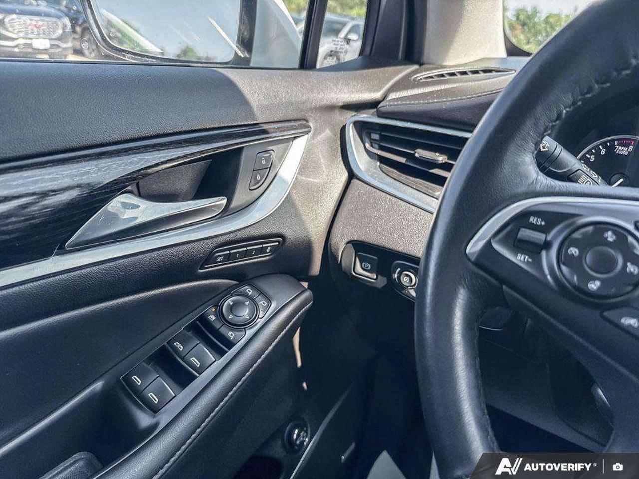 2021 Buick Enclave TRAILERING PKG. LEATHER SEATING. PANORAMIC SUNROOF. 7 PASSENGER SEATING. BOSE AUDIO SYSTEM. Photo