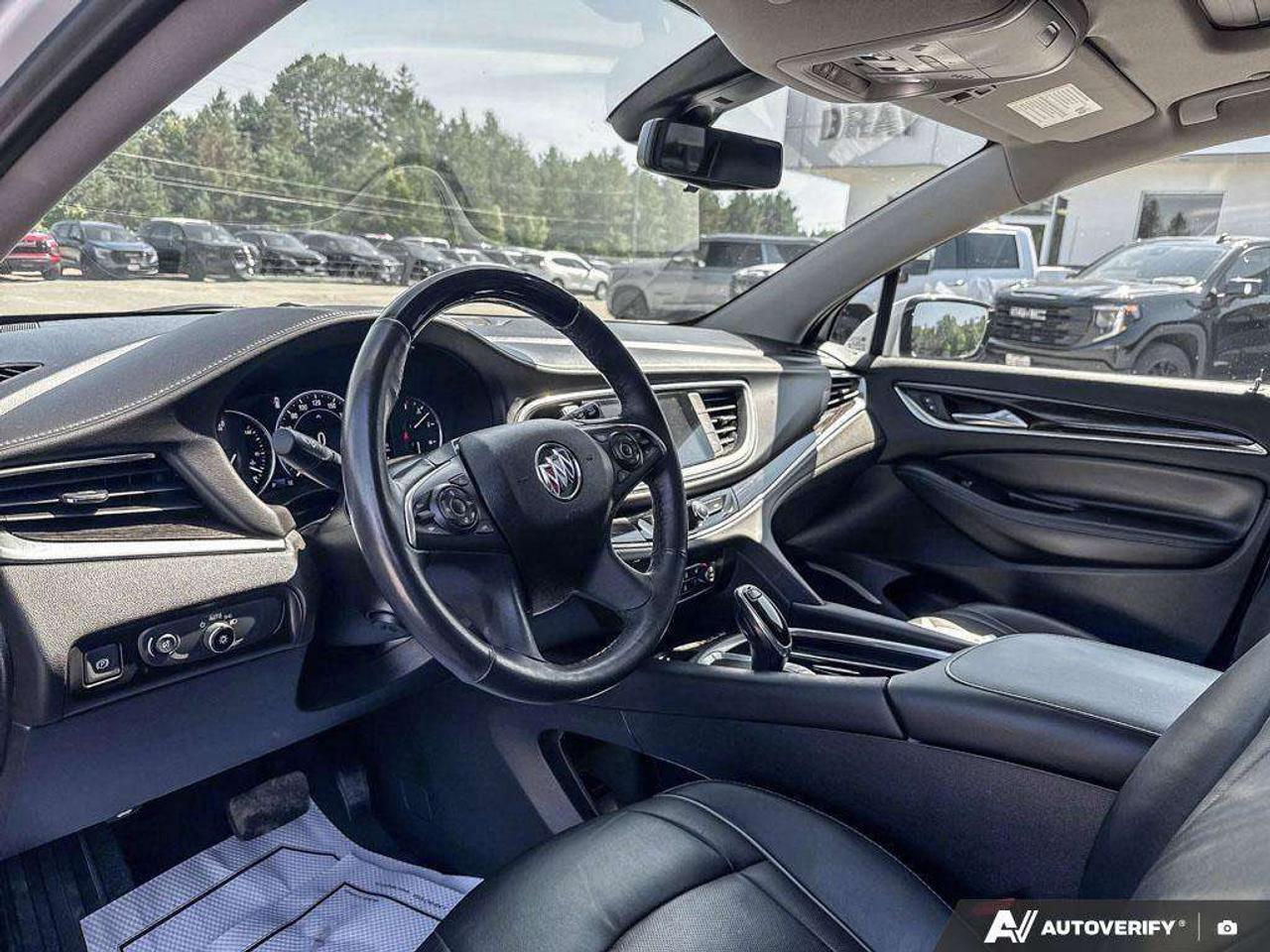 2021 Buick Enclave TRAILERING PKG. LEATHER SEATING. PANORAMIC SUNROOF. 7 PASSENGER SEATING. BOSE AUDIO SYSTEM. Photo