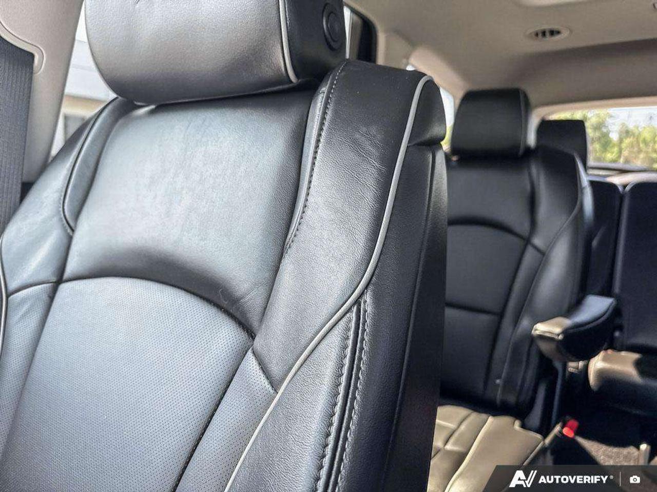 2021 Buick Enclave TRAILERING PKG. LEATHER SEATING. PANORAMIC SUNROOF. 7 PASSENGER SEATING. BOSE AUDIO SYSTEM. Photo