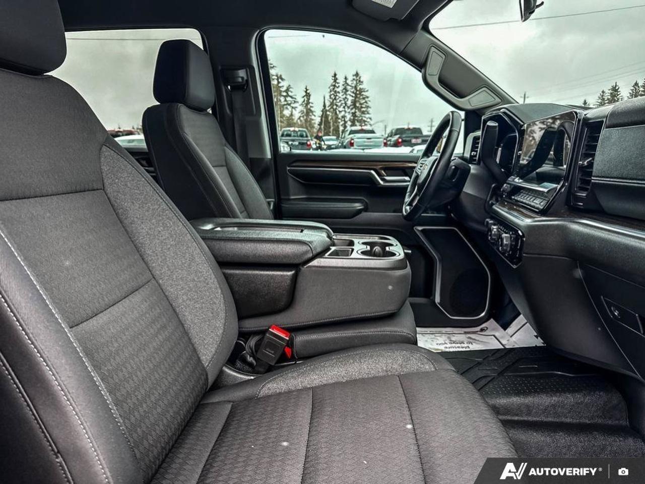 2024 Chevrolet Silverado 1500 LT SPRAY IN BEDLINER, ALL WEATHER MATS, RUNNING BO Photo