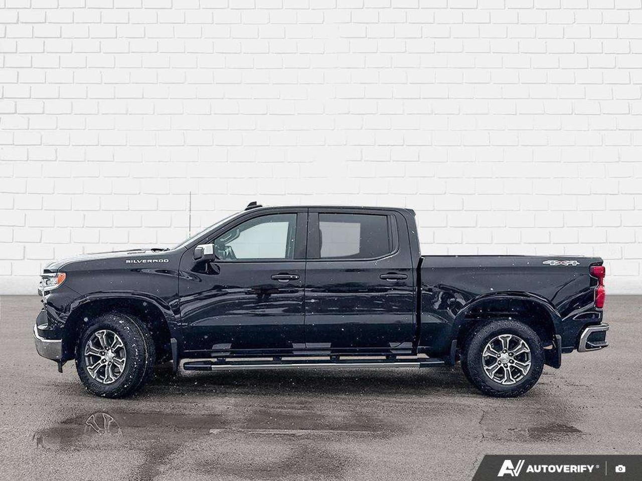 2024 Chevrolet Silverado 1500 BEDLINER. ALL WEATHER MATS. RUNNING BOARDS. TRAILERING PKG. TRUE NORTH EDITION. Photo