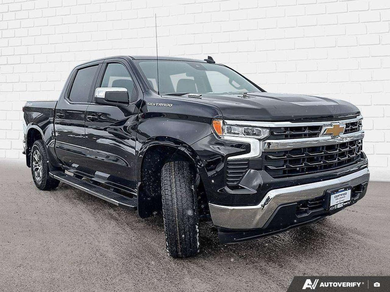 2024 Chevrolet Silverado 1500 BEDLINER. ALL WEATHER MATS. RUNNING BOARDS. TRAILERING PKG. TRUE NORTH EDITION. Photo