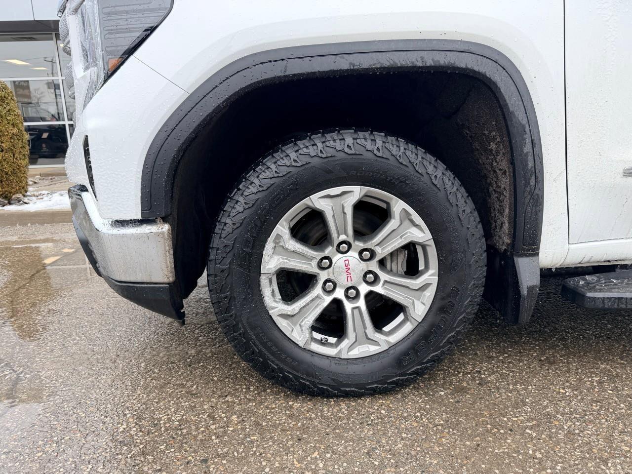 2022 GMC Sierra 1500 SLESLE, 5.3L V8, 4X4, ALLOYS, CLOTH, 1-OWNER, CERT Photo