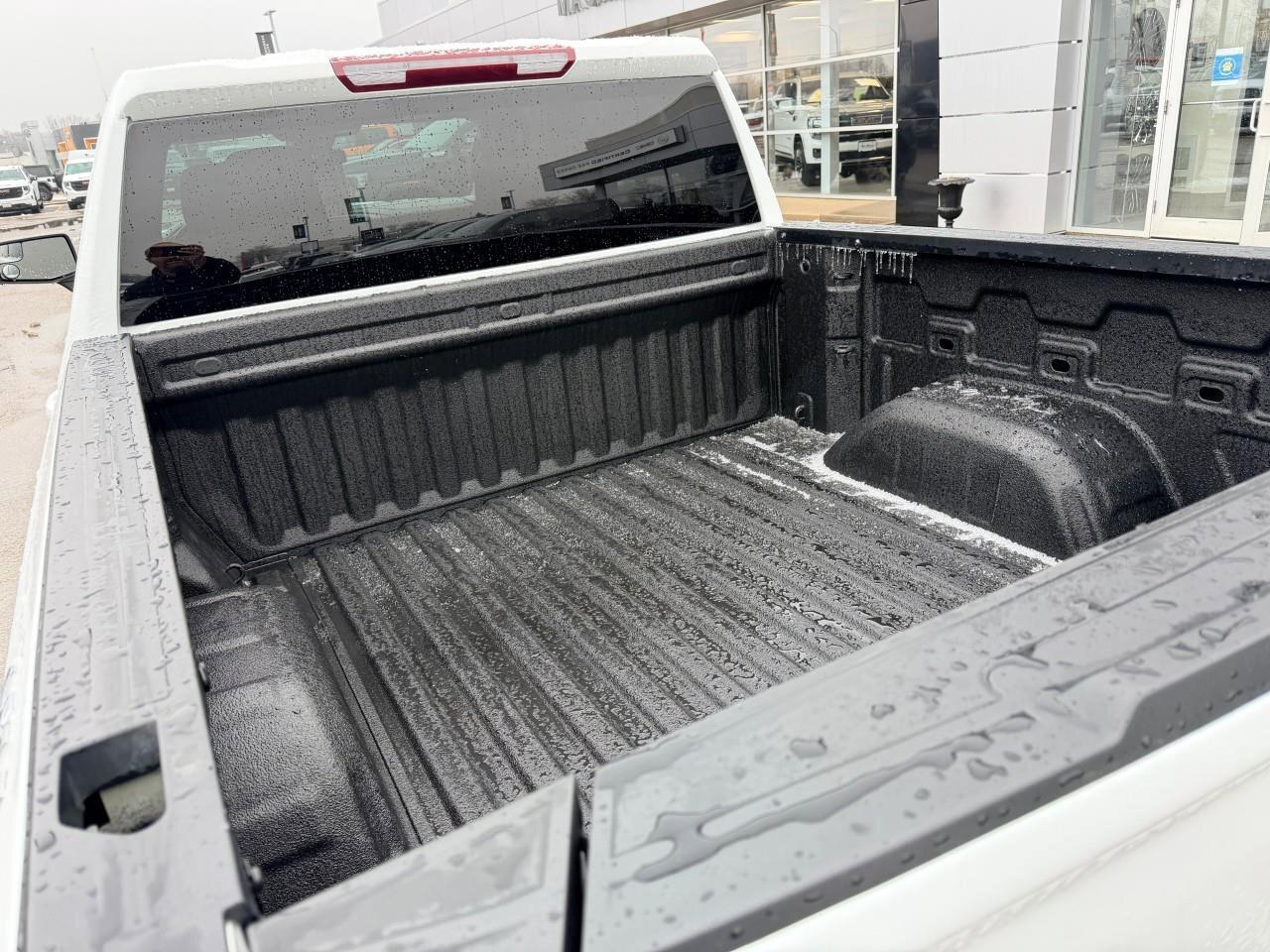 2022 GMC Sierra 1500 SLESLE, 5.3L V8, 4X4, ALLOYS, CLOTH, 1-OWNER, CERT Photo