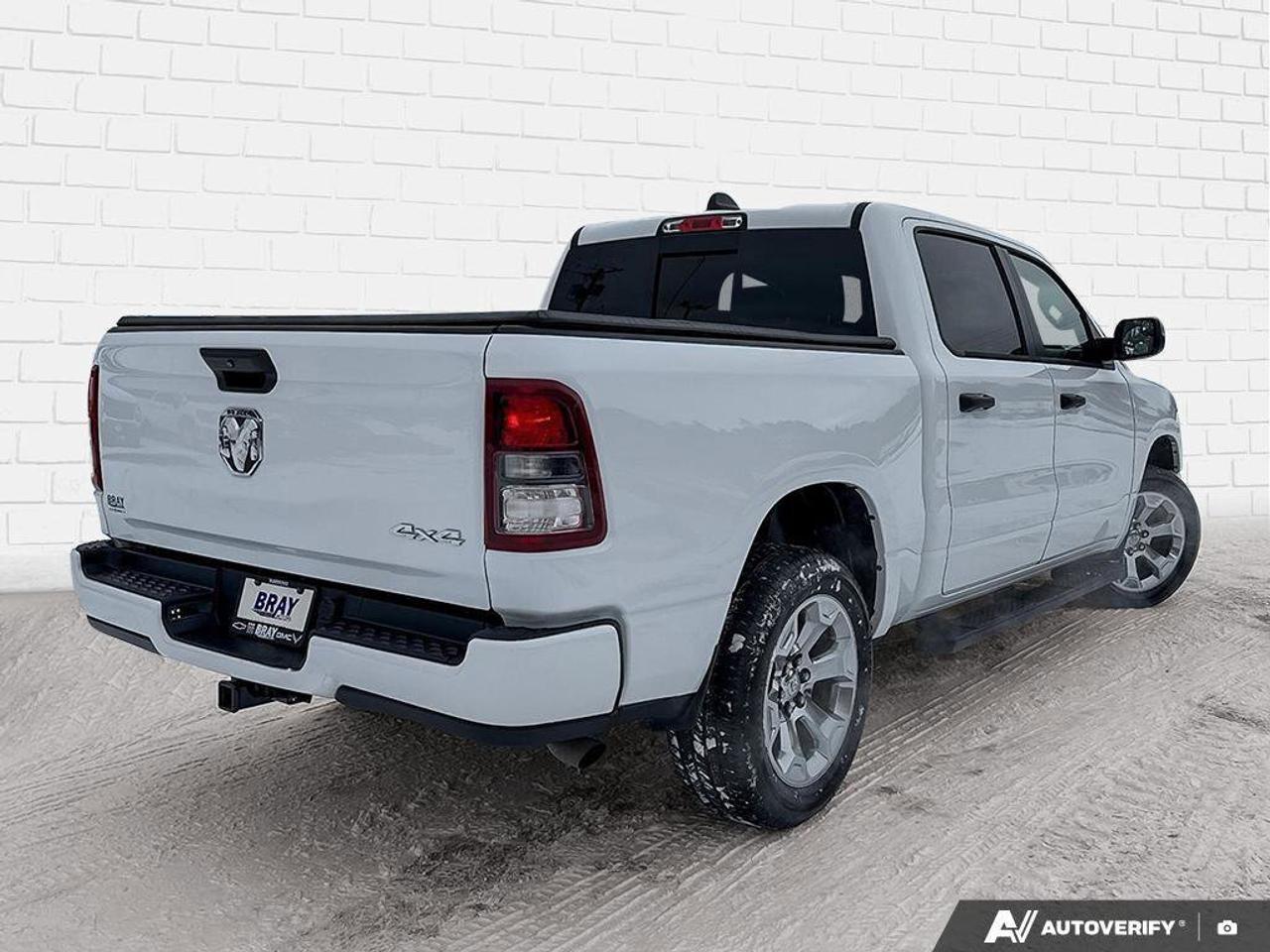 2024 RAM 1500 Tradesman   RUNNING BOARDS, TONNEAU COVER, STUDDED Photo4