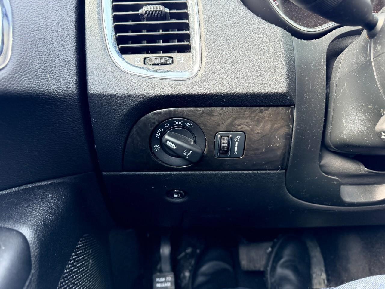 2016 Dodge Durango LimitedLIMITED, 3.6L V6, 4X4, ALLOYS, LEATHER, 6-P Photo