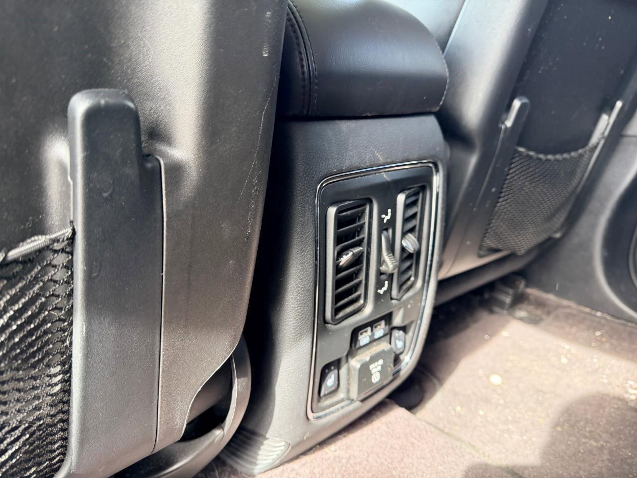 2016 Dodge Durango LimitedLIMITED, 3.6L V6, 4X4, ALLOYS, LEATHER, 6-P Photo