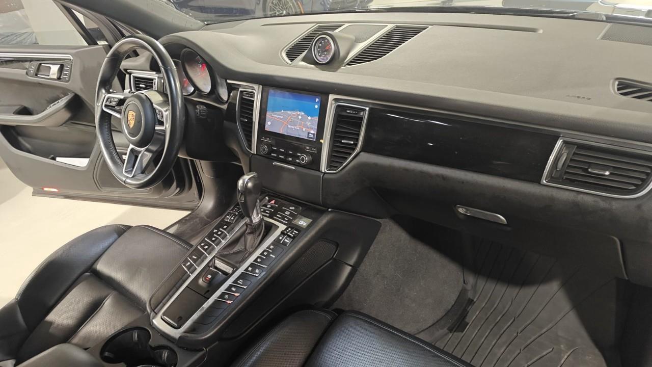 2018 Porsche Macan S 4dr All-Wheel Drive Photo