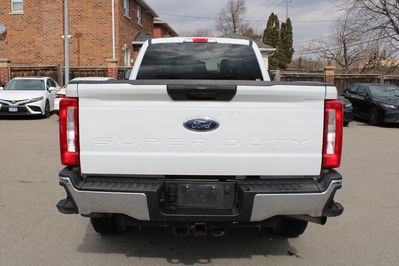 2024 Ford SUPER DUTY F-250 SRW XLT Photo2