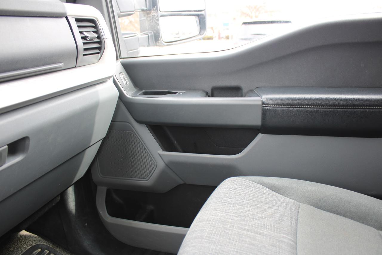 2024 Ford SUPER DUTY F-250 SRW XLT Photo