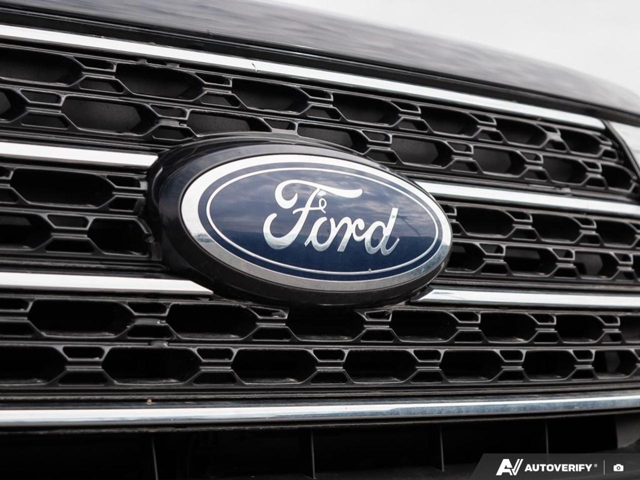 2023 Ford Explorer XLT Photo