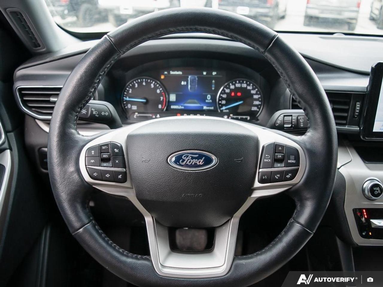 2023 Ford Explorer XLT Photo