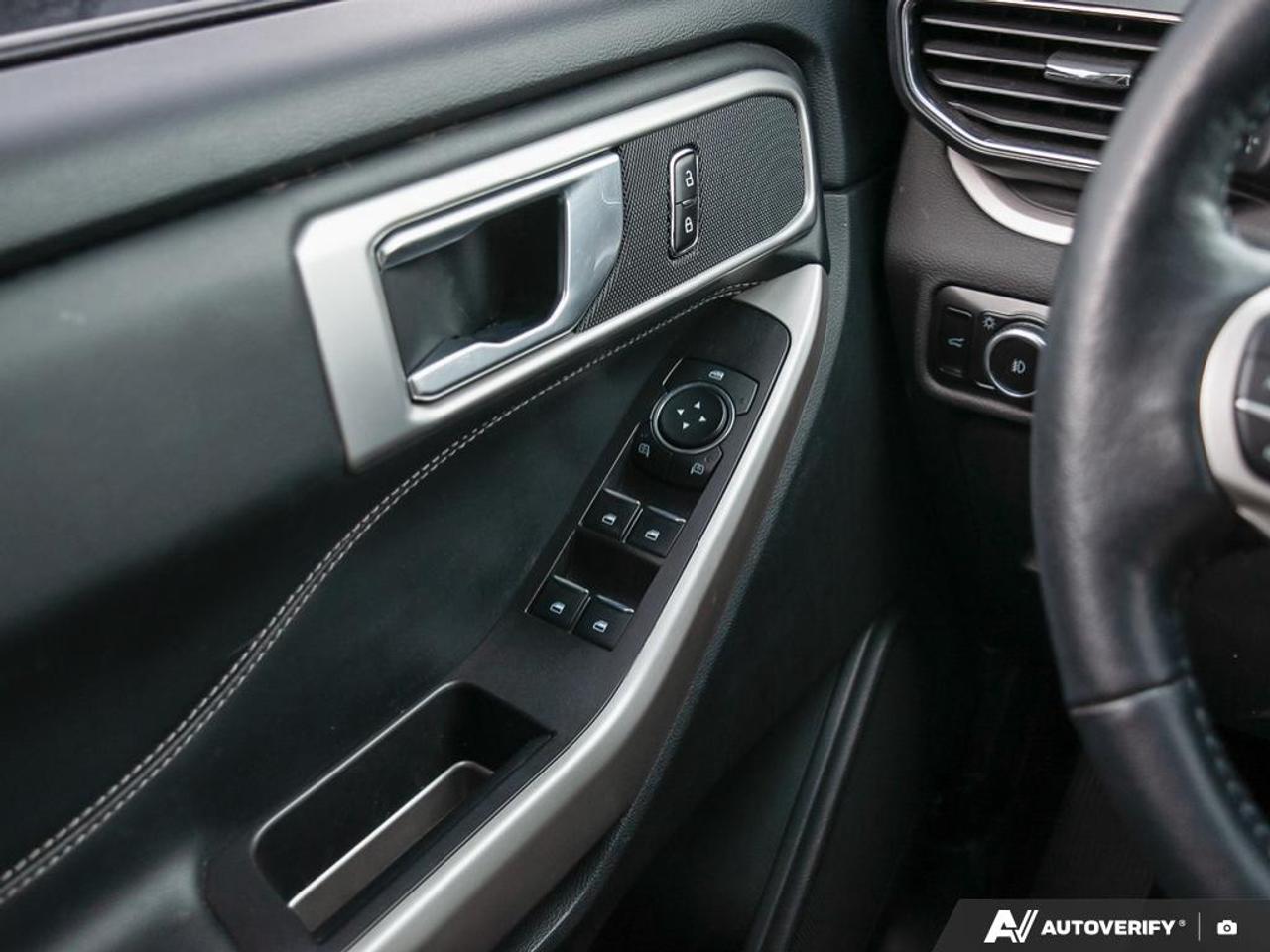 2023 Ford Explorer XLT Photo