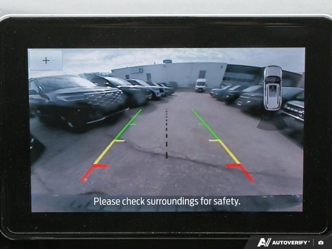 2023 Ford Explorer XLT Photo