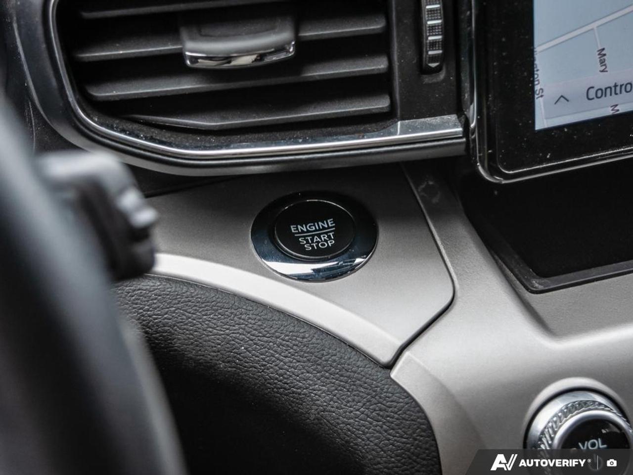 2023 Ford Explorer XLT Photo