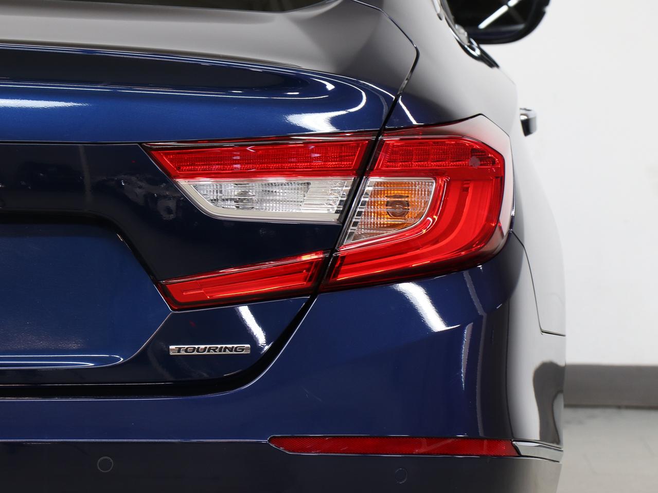 2020 Honda Accord TOURING | Nav | Sunroof | BSM | ACC | CarPlay Photo