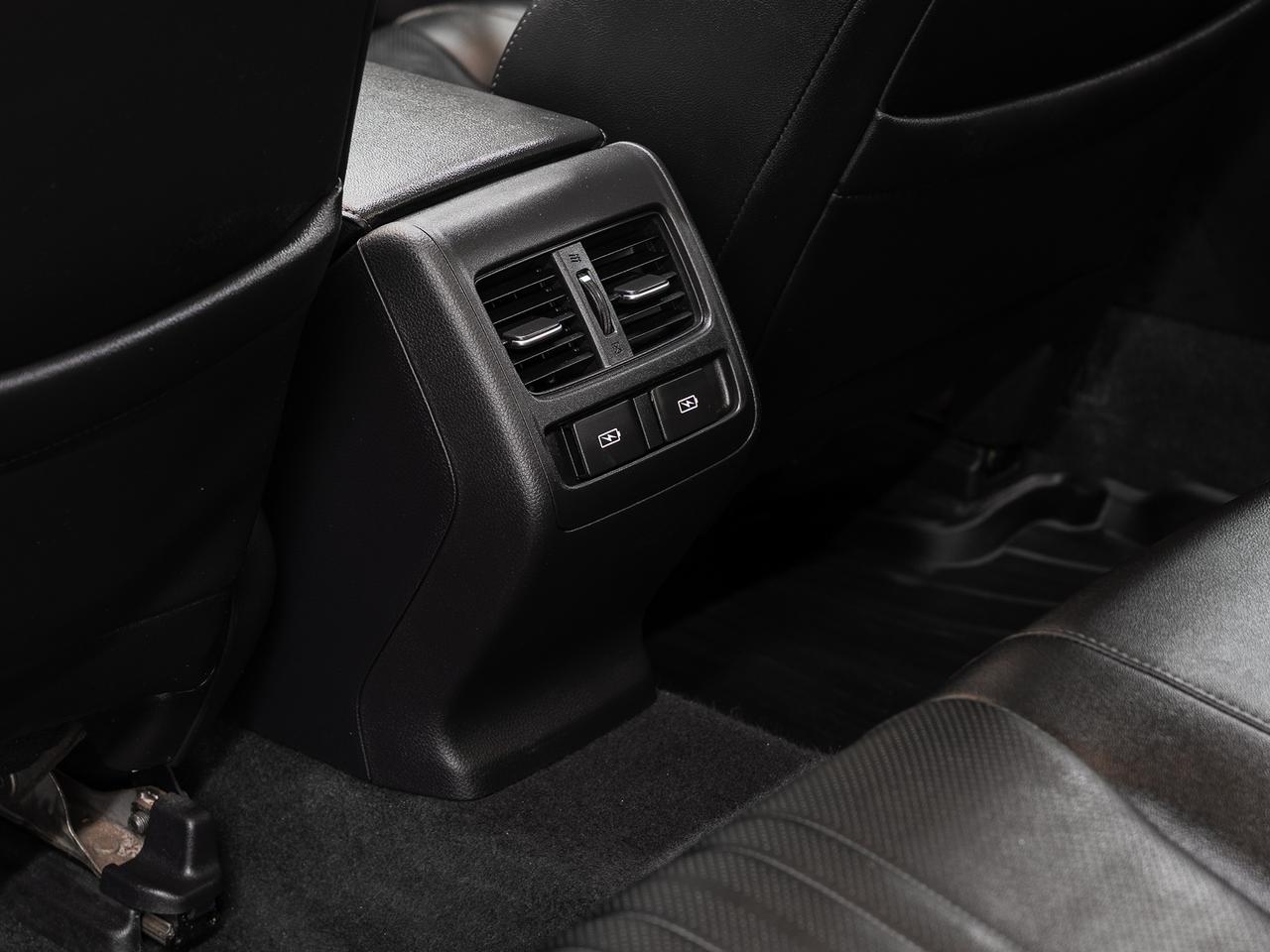 2020 Honda Accord TOURING | Nav | Sunroof | BSM | ACC | CarPlay