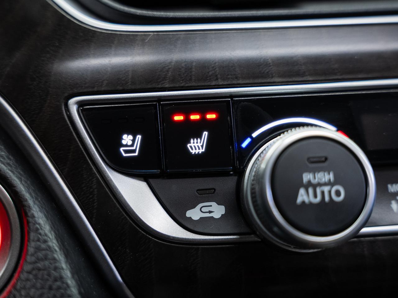 2020 Honda Accord TOURING | Nav | Sunroof | BSM | ACC | CarPlay
