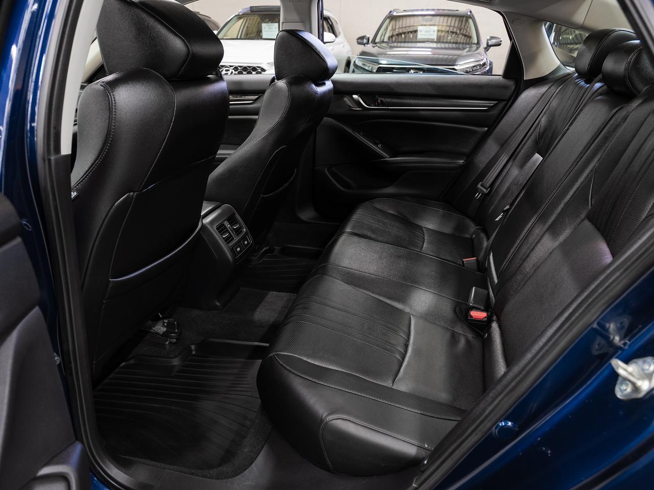 2020 Honda Accord TOURING | Nav | Sunroof | BSM | ACC | CarPlay Photo