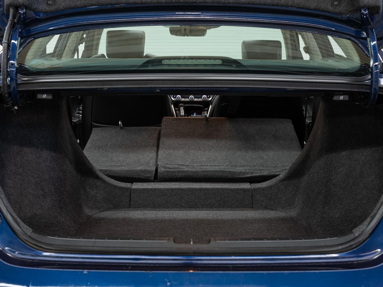 2020 Honda Accord TOURING | Nav | Sunroof | BSM | ACC | CarPlay