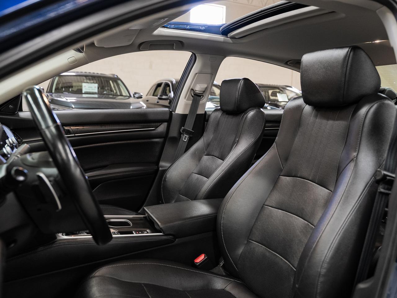 2020 Honda Accord TOURING | Nav | Sunroof | BSM | ACC | CarPlay Photo