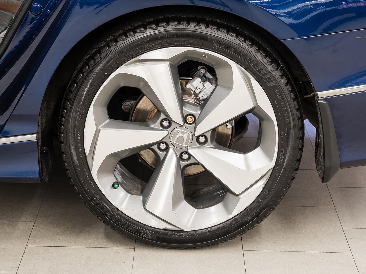 2020 Honda Accord TOURING | Nav | Sunroof | BSM | ACC | CarPlay