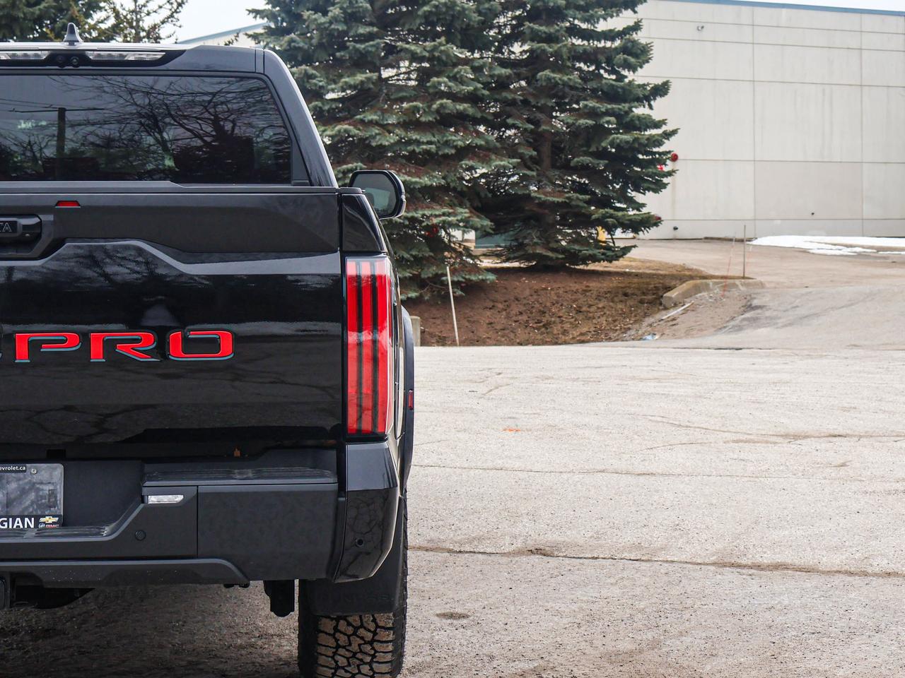 2024 Toyota Tundra LIMITED HYBRID Photo