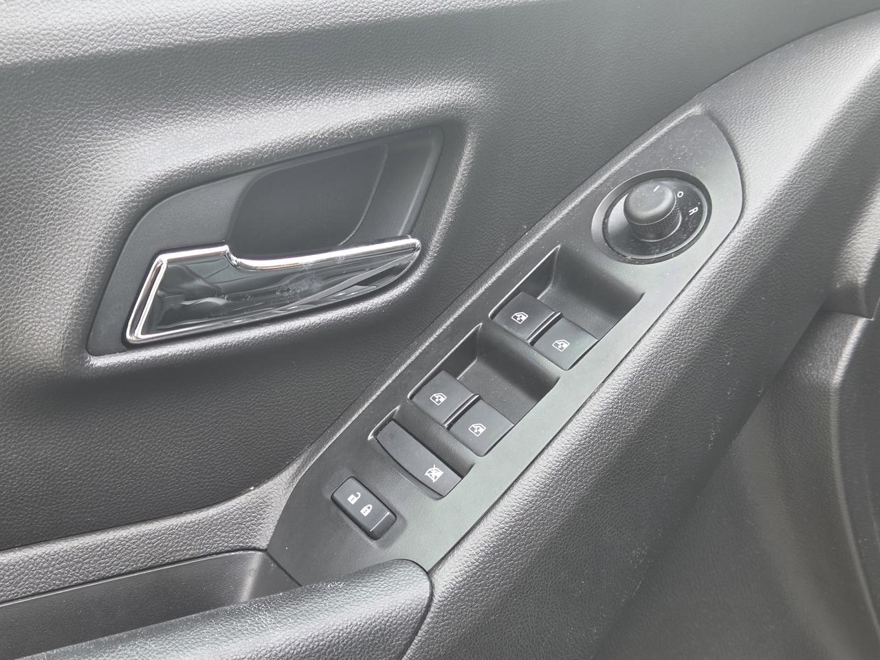 2021 Chevrolet Trax LT Photo