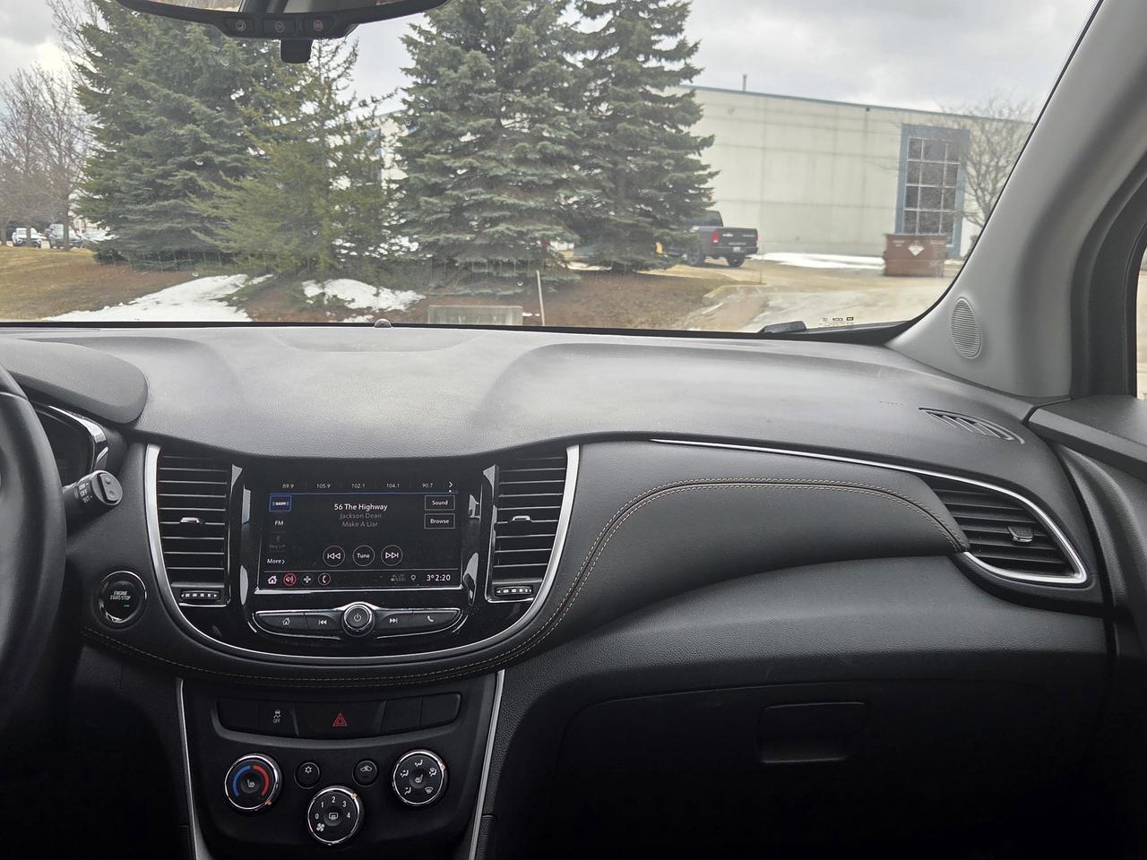 2021 Chevrolet Trax LT Photo