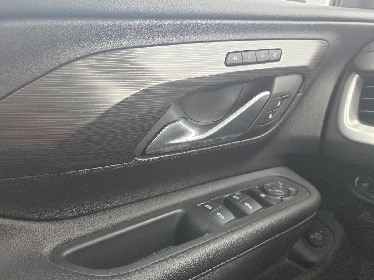 2022 GMC Terrain SLT Photo