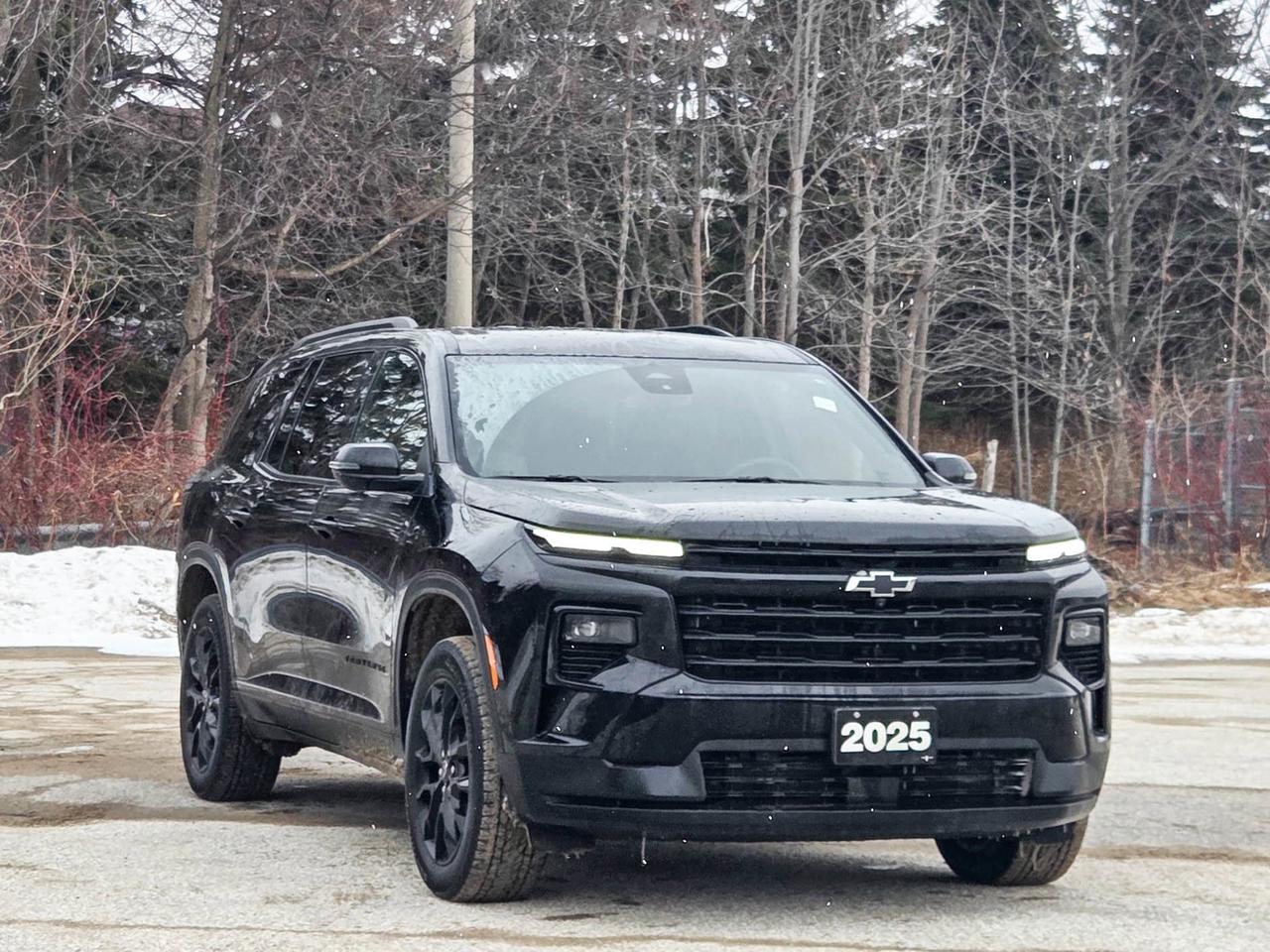 2025 Chevrolet Traverse LT Photo3