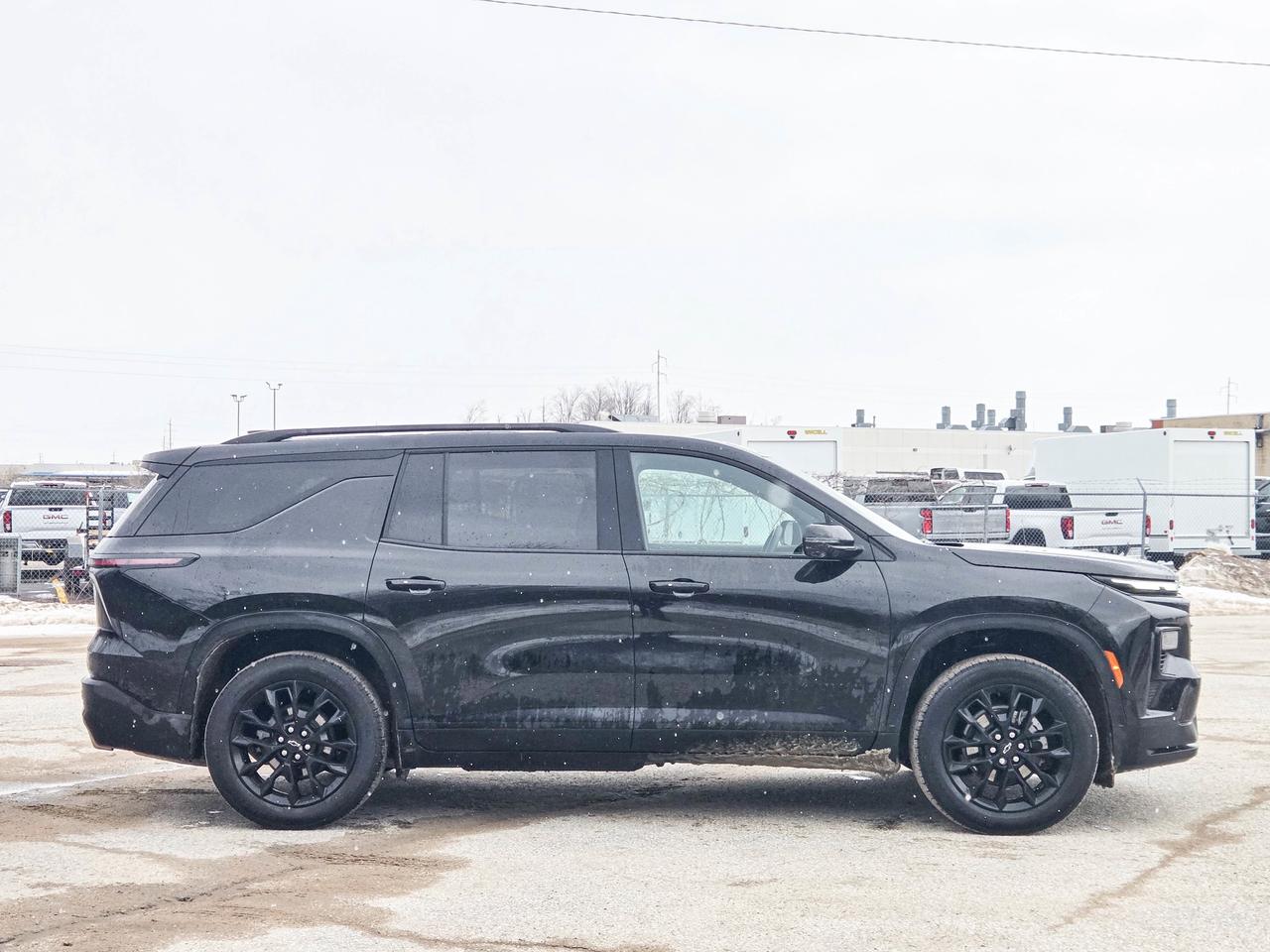 2025 Chevrolet Traverse LT Photo