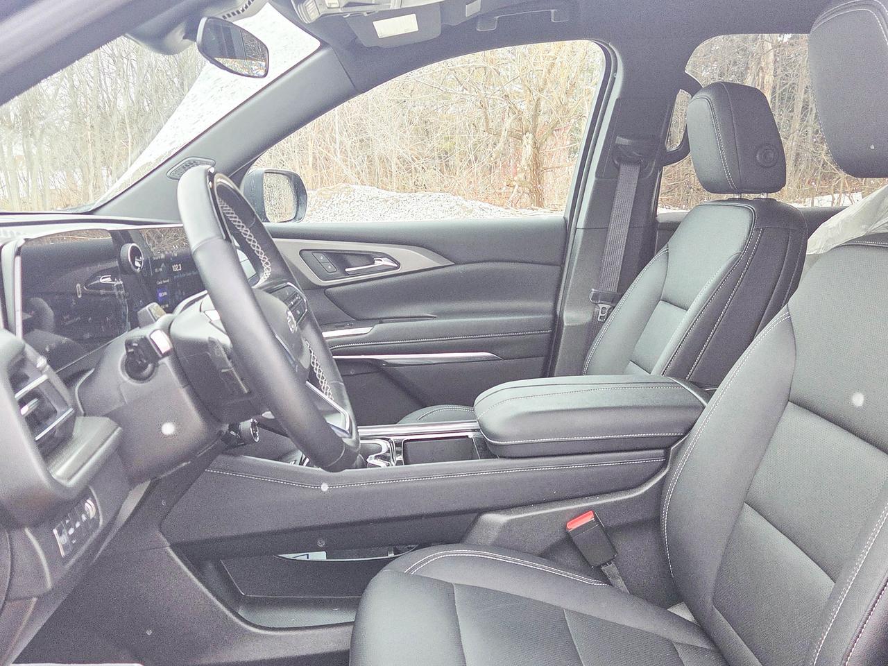 2025 Chevrolet Traverse LT Photo