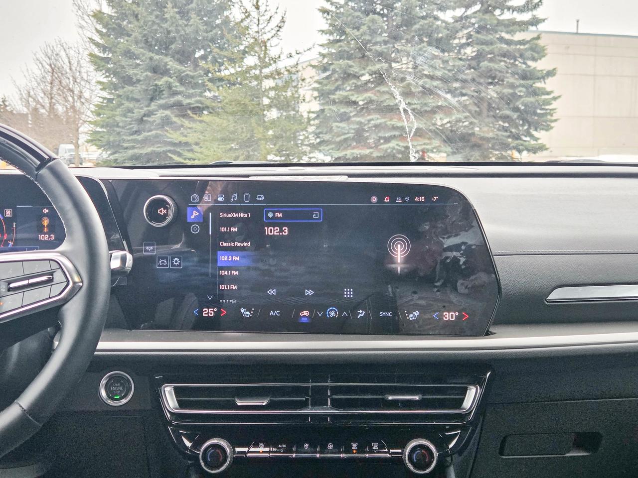 2025 Chevrolet Traverse LT Photo