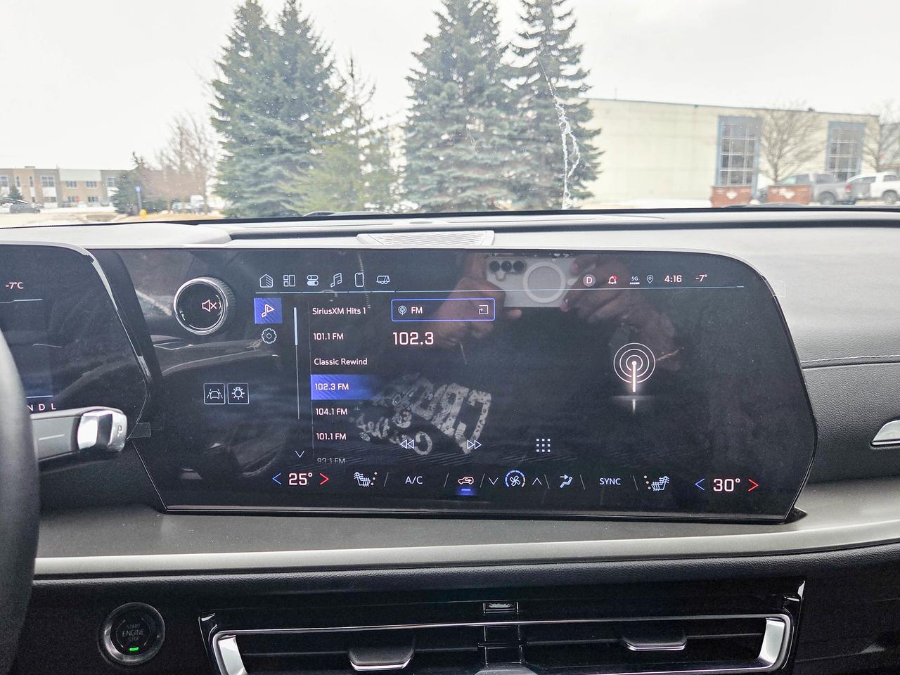 2025 Chevrolet Traverse LT Photo