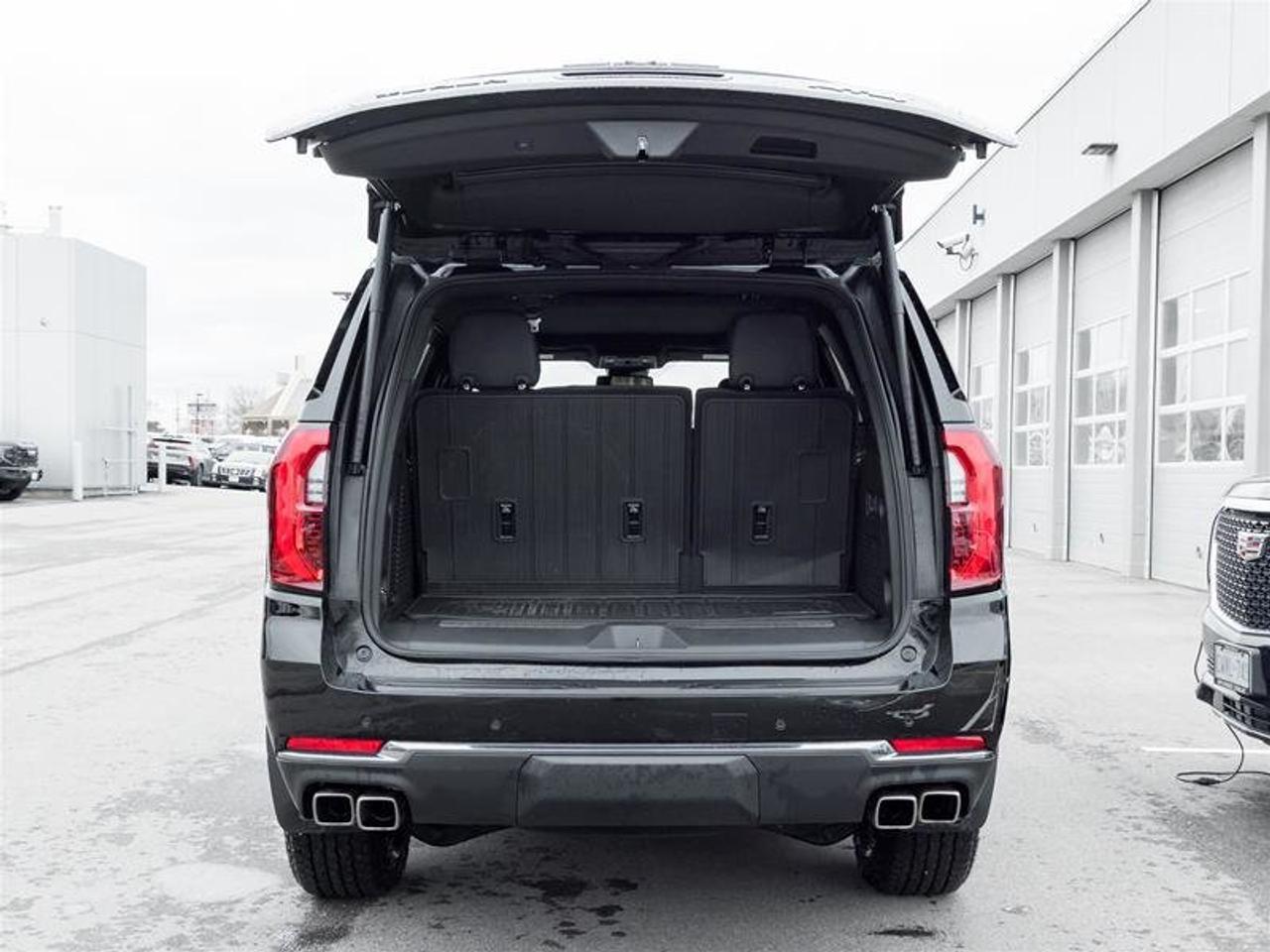 2025 GMC Yukon 4WD 4dr AT4 Photo