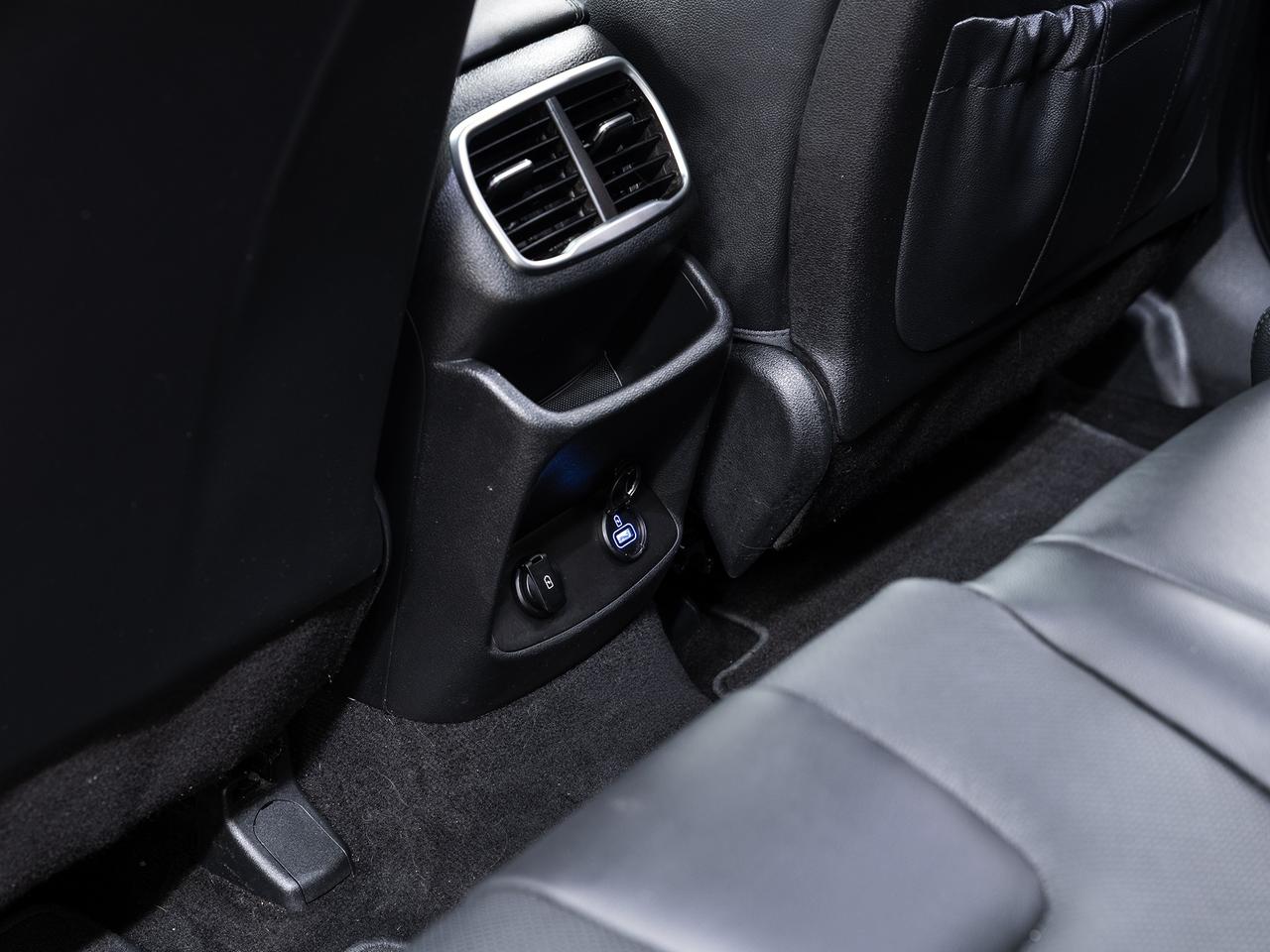 2020 Hyundai Santa Fe PREFERRED AWD | Sun&Leather Pkg | BSM | CarPlay Photo