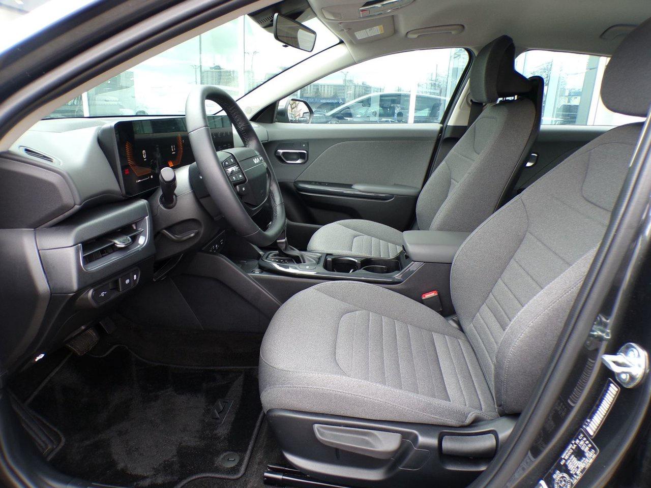 2025 Kia K4 EX FWD Photo