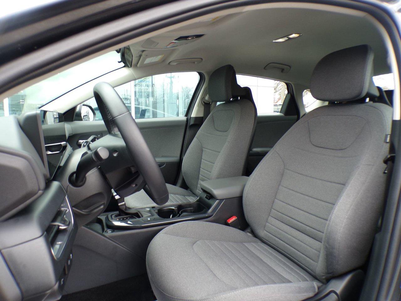 2025 Kia K4 EX FWD Photo