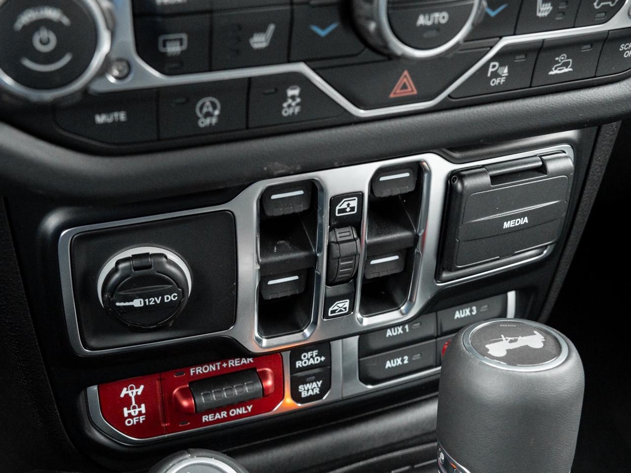 2026 Jeep Wrangler 4-Door RUBICON X Photo