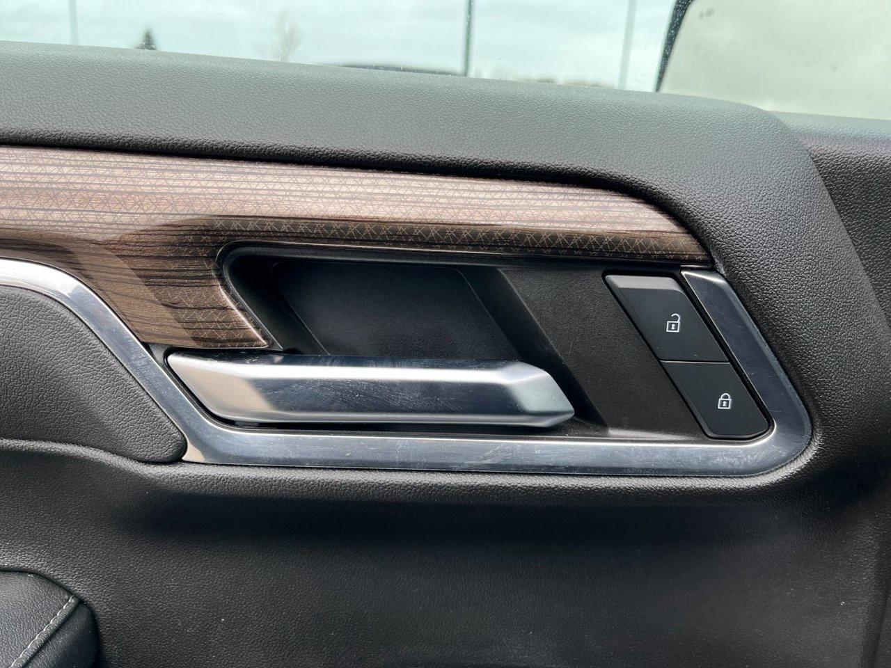 2024 Chevrolet Silverado 1500 4WD Crew Cab 147 RST Photo