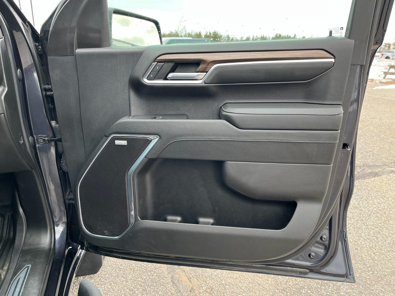 2024 Chevrolet Silverado 1500 4WD Crew Cab 147 RST Photo