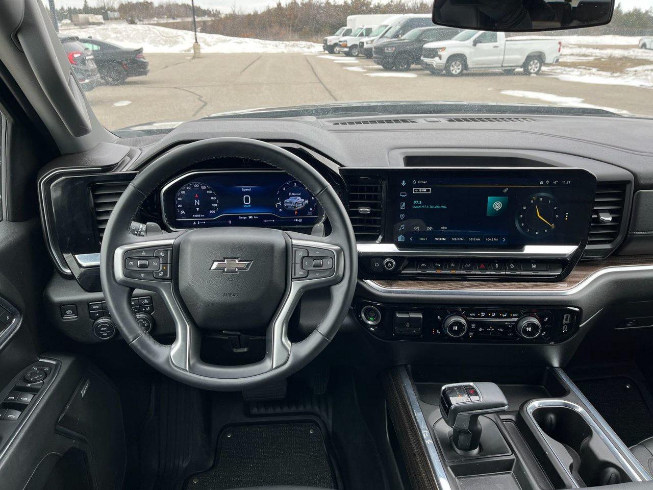 2024 Chevrolet Silverado 1500 4WD Crew Cab 147 RST Photo