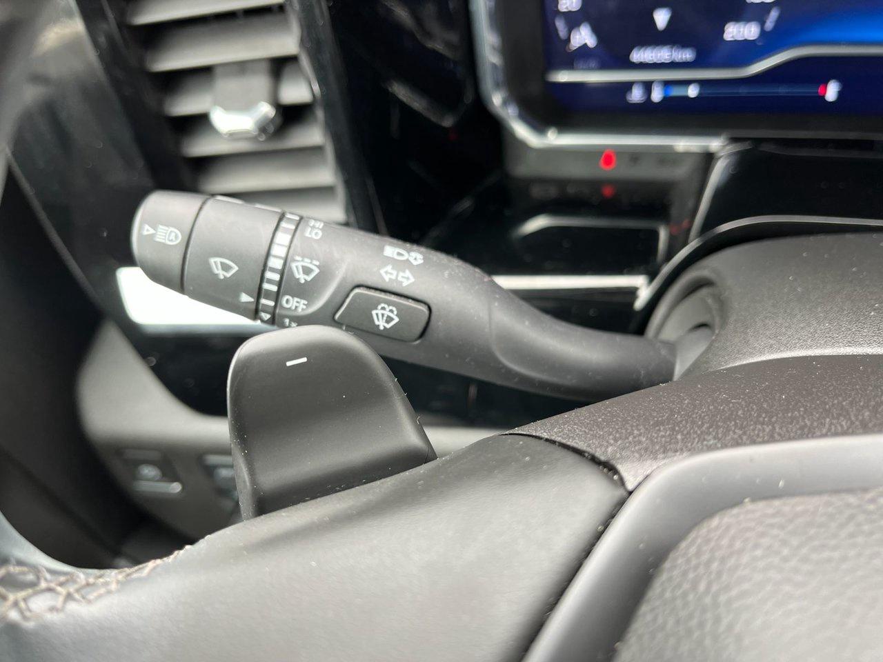 2024 Chevrolet Silverado 1500 4WD Crew Cab 147 RST Photo