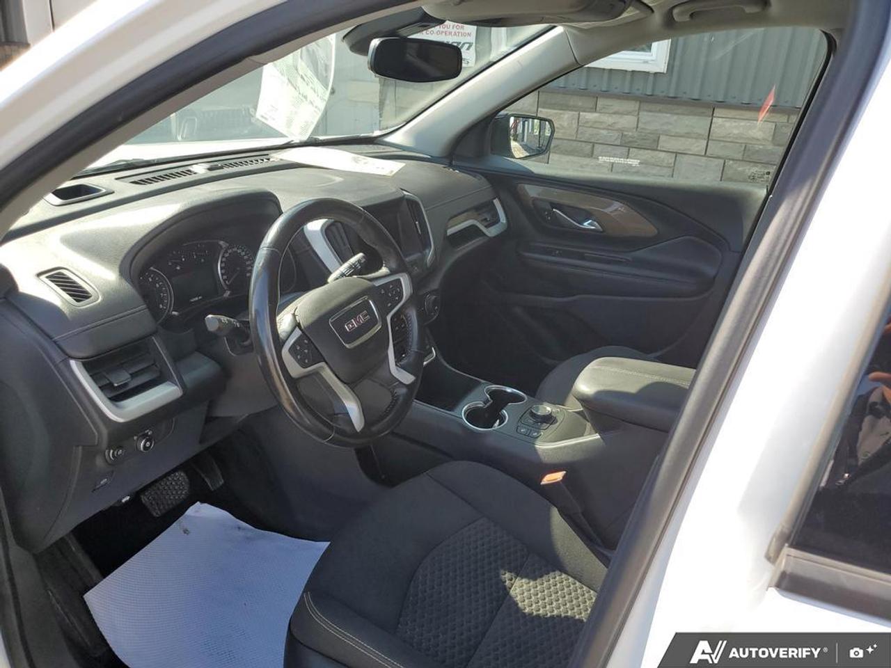 2021 GMC Terrain AWD SLE-REMOTE START-HEATED SEATS-REVERSE CAMERA Photo
