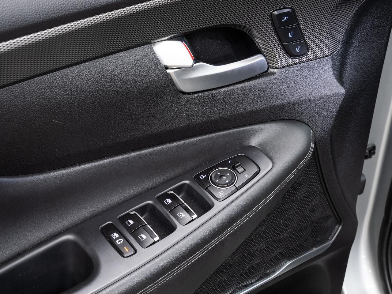 2020 Hyundai Santa Fe LUXURY AWD | Sunroof | Leather | ACC | CarPlay Photo