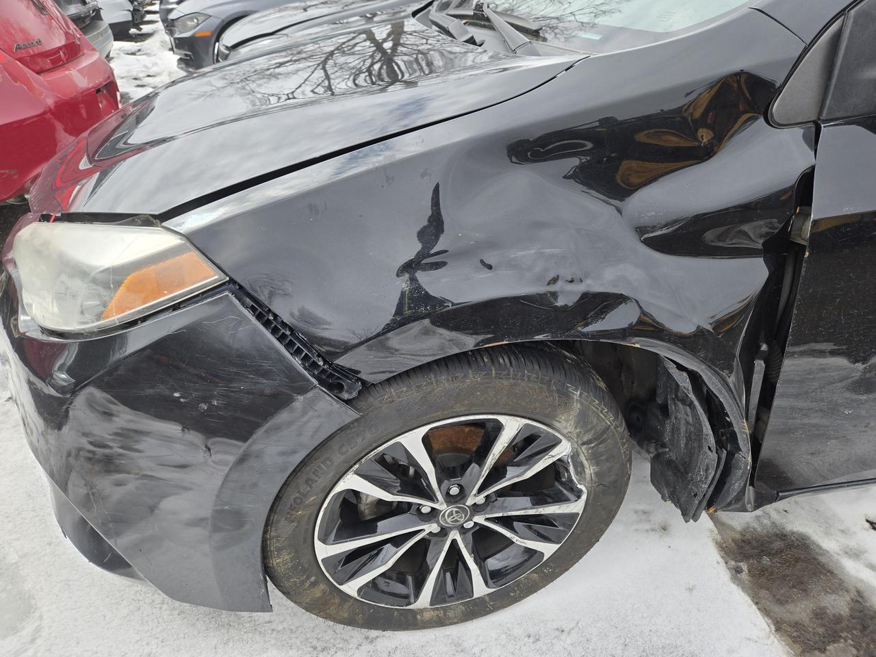 2015 Toyota Corolla LE Photo0