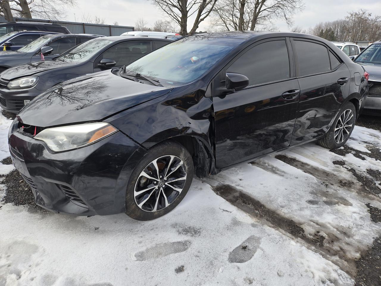 2015 Toyota Corolla LE Photo